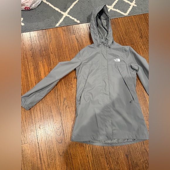 The North Face Women's Antora Rain Parka -Smoked Pearl - Picture 8 of 14